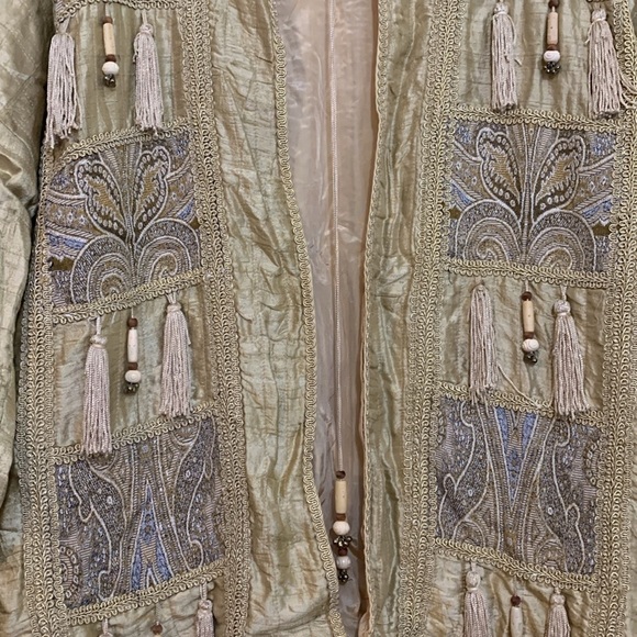 JA Resort | Vintage Gold 80’s Silk Tassel Wood Bead Quilted Open Front Jacket - Picture 11 of 17